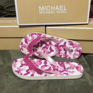 New Micheal Micheal Kors Flip Flops